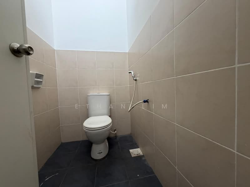 Kedai / Pejabat untuk Disewa di Setia Tropika (Johor Bahru) - Ethan Lim - Bathroom - PropertyGuru.com.my