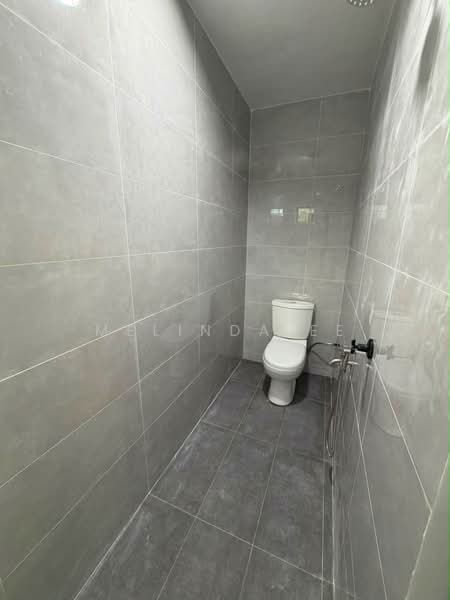 Rumah Teres 1 Tingkat untuk Dijual di Taman Suria (Johor Bahru) - Melinda Ee - Bathroom - PropertyGuru.com.my