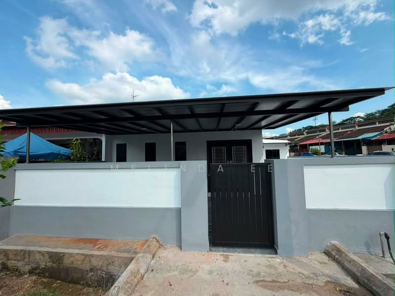 Rumah Teres 1 Tingkat untuk Dijual di Taman Suria (Johor Bahru) - Melinda Ee - Exterior - PropertyGuru.com.my