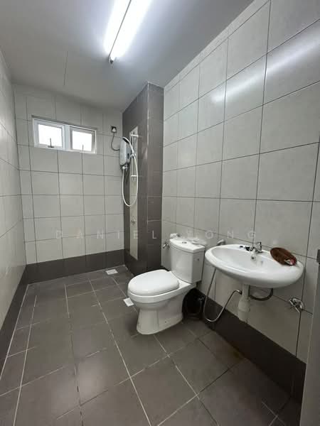 Servis Apartment untuk Disewa di One 49 Residence - Daniel Yong - Bathroom - PropertyGuru.com.my