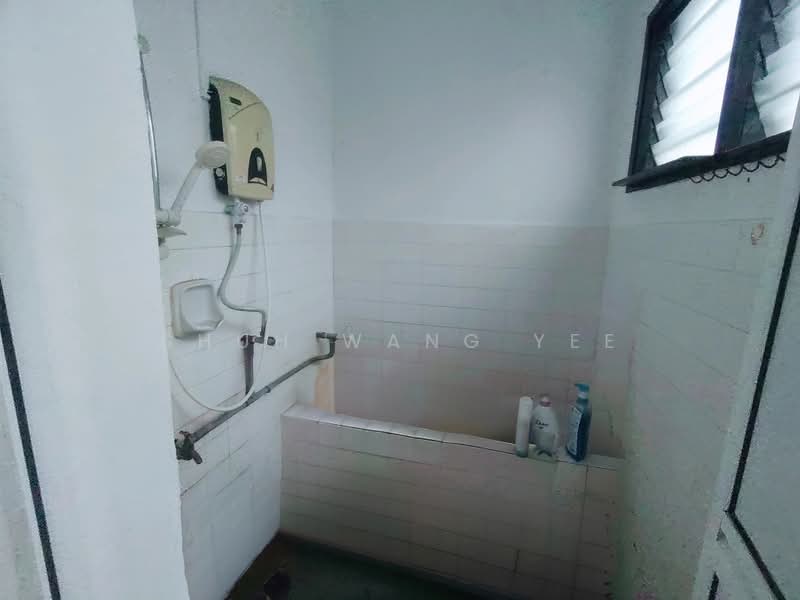 1-storey Terraced House for Rent in Melaka City (Melaka) - Shuh Wang Yee - Bathroom - PropertyGuru.com.my
