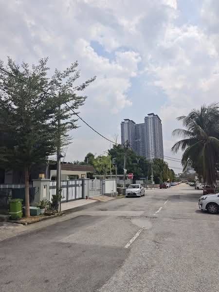 1-storey Terraced House for Sale in Sri Petaling (Kuala Lumpur) - Janice Yap - Exterior - PropertyGuru.com.my
