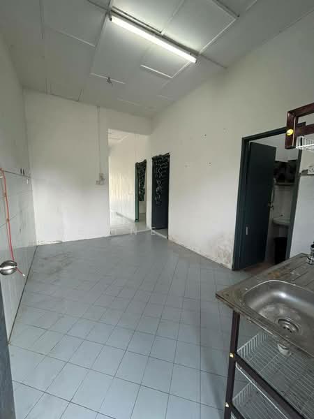 1-storey Terraced House for Sale in Parit Raja (Johor) - Celine Chai - Kitchen - PropertyGuru.com.my