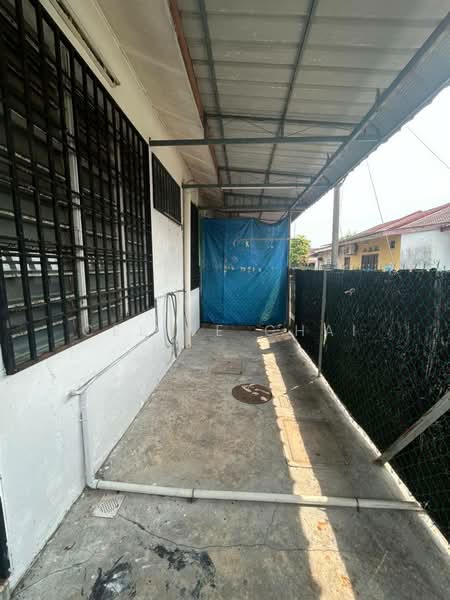 1-storey Terraced House for Sale in Parit Raja (Johor) - Celine Chai - Exterior - PropertyGuru.com.my