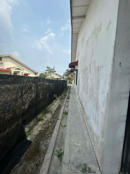 1-storey Terraced House for Sale in Parit Raja (Johor) - Celine Chai - Exterior - PropertyGuru.com.my