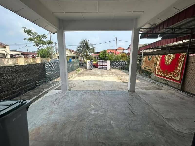 1-storey Terraced House for Sale in Parit Raja (Johor) - Celine Chai - Exterior - PropertyGuru.com.my