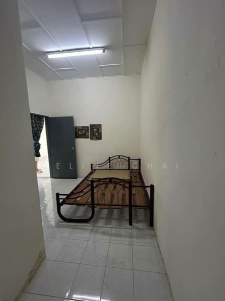 1-storey Terraced House for Sale in Parit Raja (Johor) - Celine Chai - Corridor - PropertyGuru.com.my