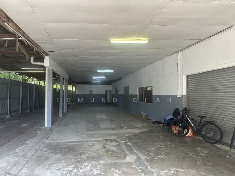 Factory for Sale in Petaling Jaya (Selangor) - Edmund Chan - Car Park - PropertyGuru.com.my