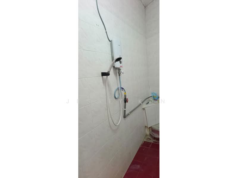 Semi-Detached House for Rent in Alor Akar (Kuantan) - Jessey Kan - Bathroom - PropertyGuru.com.my