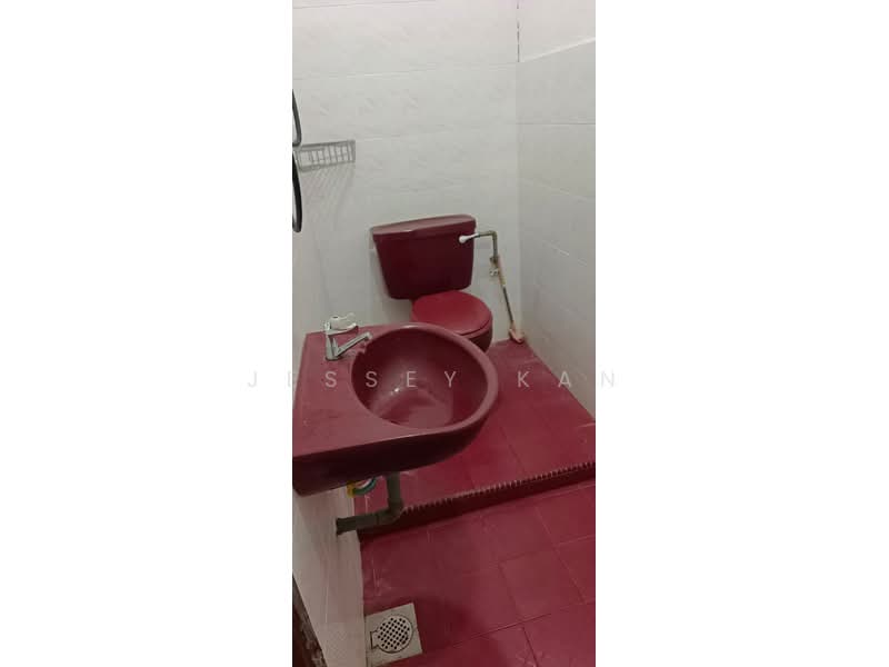 Semi-Detached House for Rent in Alor Akar (Kuantan) - Jessey Kan - Bathroom - PropertyGuru.com.my