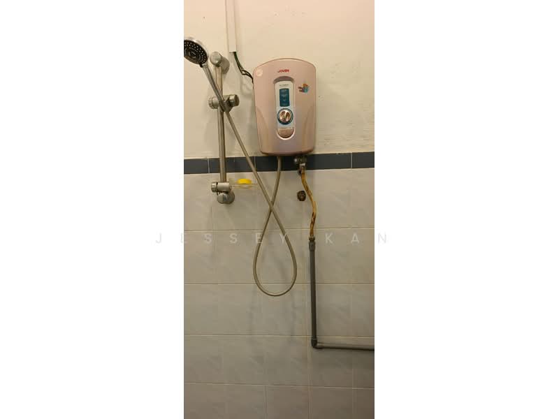 Semi-Detached House for Rent in Alor Akar (Kuantan) - Jessey Kan - Bathroom - PropertyGuru.com.my