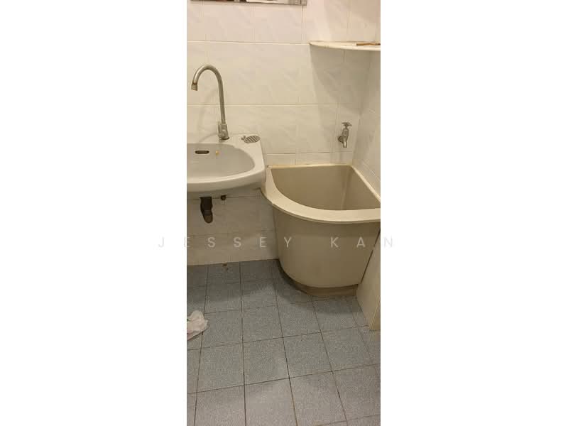 Semi-Detached House for Rent in Alor Akar (Kuantan) - Jessey Kan - Bathroom - PropertyGuru.com.my