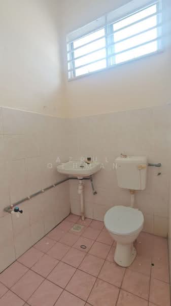 Rumah Teres 1 Tingkat untuk Dijual di Taman Kerisi (Rasah) - Azrul Othman - Bathroom - PropertyGuru.com.my