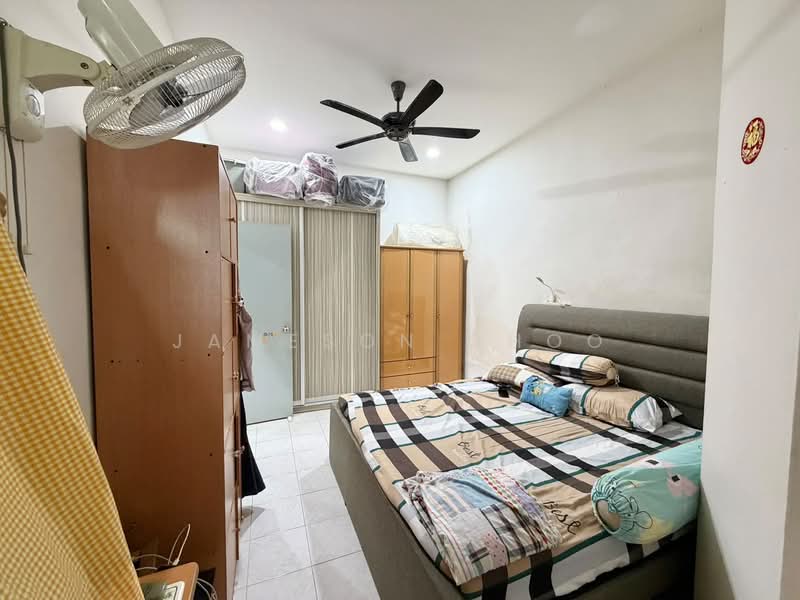 1-storey Terraced House for Sale in Taman Nusa Jaya Mas (Iskandar Puteri (Nusajaya)) - Jameson Choo - Bedroom - PropertyGuru.com.my