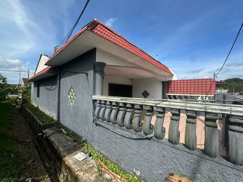 1-storey Terraced House for Sale in Taman Universiti (Skudai) - Ethan Lim - Exterior - PropertyGuru.com.my