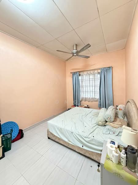 Pangsapuri untuk Dijual di Sri Kenari Apartment - Ee Fong Toh - Bedroom - PropertyGuru.com.my