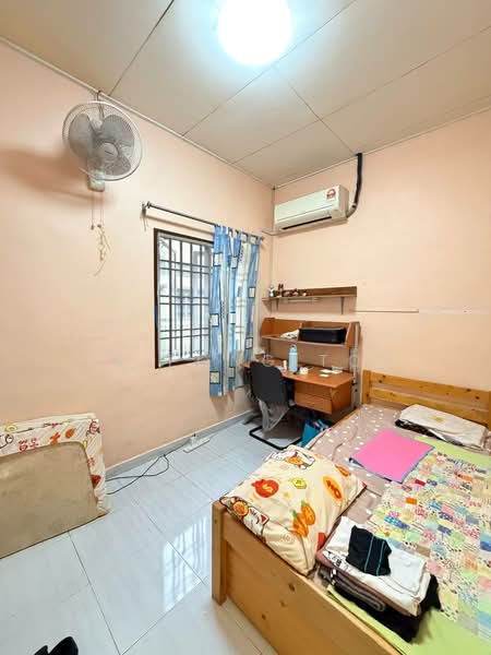 Pangsapuri untuk Dijual di Sri Kenari Apartment - Ee Fong Toh - Bedroom - PropertyGuru.com.my
