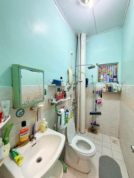 Pangsapuri untuk Dijual di Sri Kenari Apartment - Ee Fong Toh - Bathroom - PropertyGuru.com.my