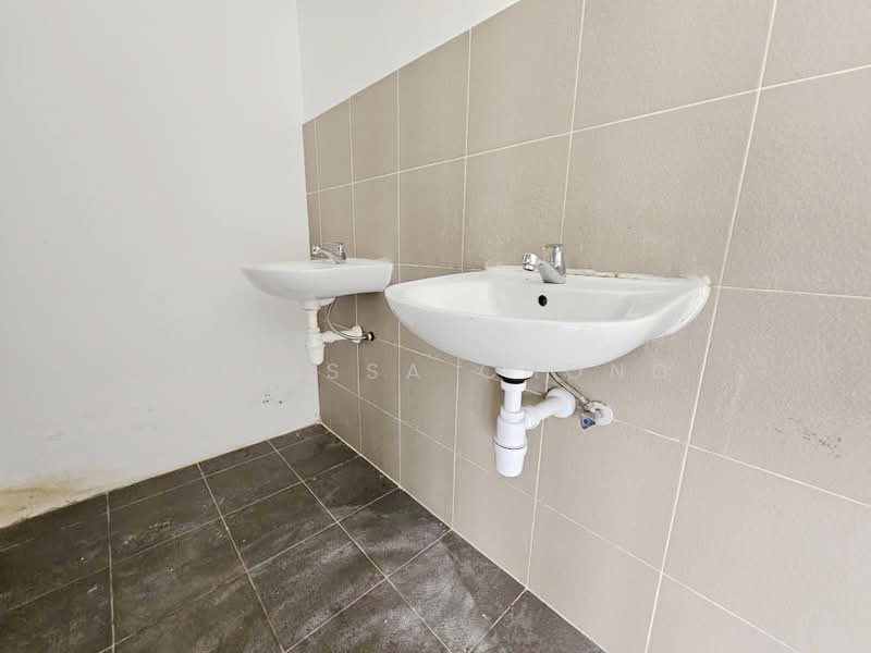 Shop / Office for Rent in Telok Panglima Garang (Selangor) - Melissa Chong - Bathroom - PropertyGuru.com.my