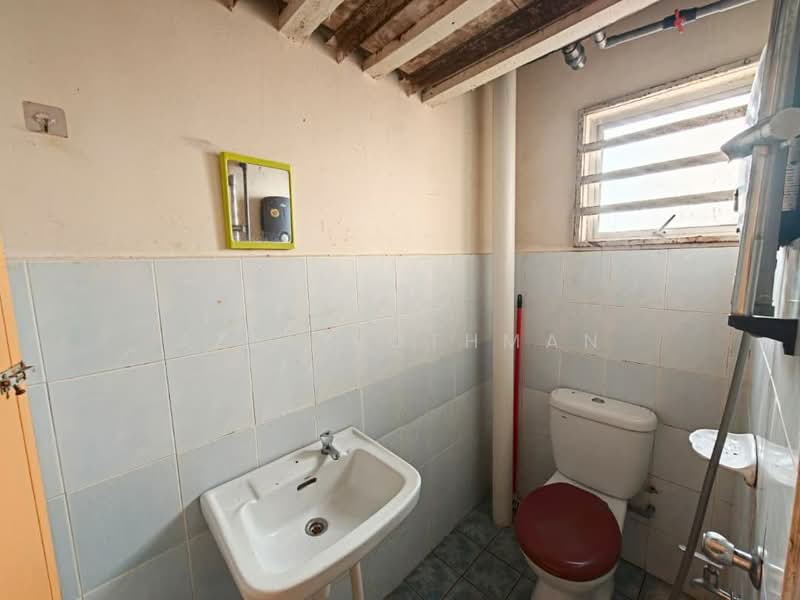 Pangsapuri untuk Dijual di Seremban Putra - Azrul Othman - Bathroom - PropertyGuru.com.my