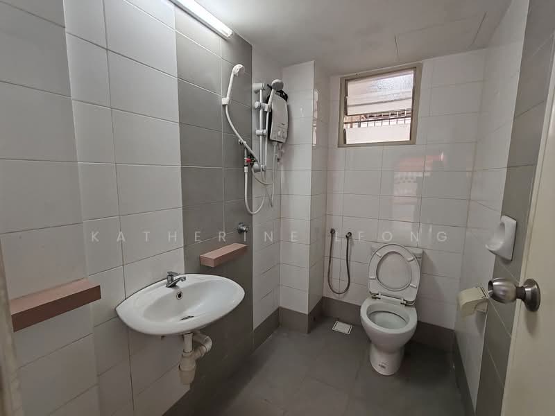 Apartment for Sale at Apartment Impian - Katherine Leong - Bathroom - PropertyGuru.com.my