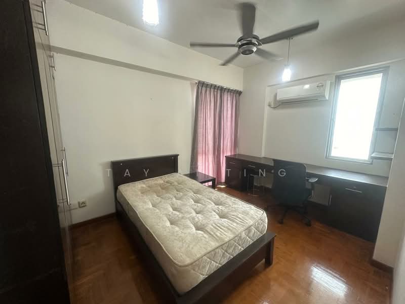 Pangsapuri untuk Dijual di Molek Pine 1 - Tay Ai Ting - Bedroom - PropertyGuru.com.my