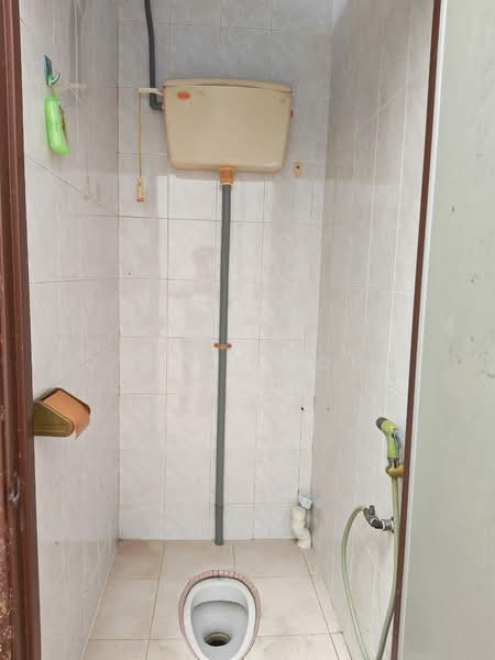 1-storey Terraced House for Rent in Taman Abad (Johor Bahru) - Daniel Yong - Bathroom - PropertyGuru.com.my