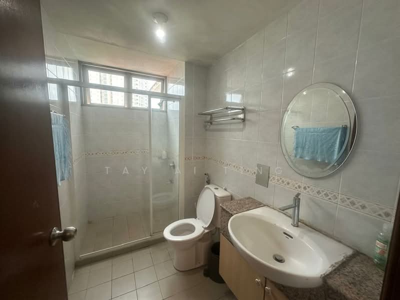 Pangsapuri untuk Disewa di Molek Pine 1 - Tay Ai Ting - Bathroom - PropertyGuru.com.my