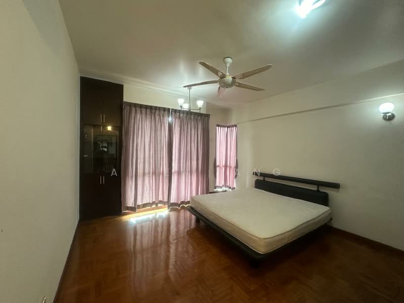Pangsapuri untuk Disewa di Molek Pine 1 - Aiden Tang - Bedroom - PropertyGuru.com.my