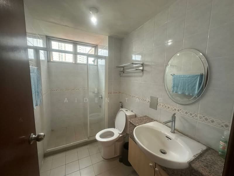 Pangsapuri untuk Disewa di Molek Pine 1 - Aiden Tang - Bathroom - PropertyGuru.com.my