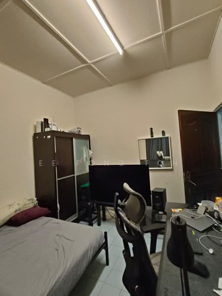 Rumah Teres 1 Tingkat untuk Dijual di Taman Johor Jaya (Johor Bahru) - Ee Fong Toh - Bedroom - PropertyGuru.com.my