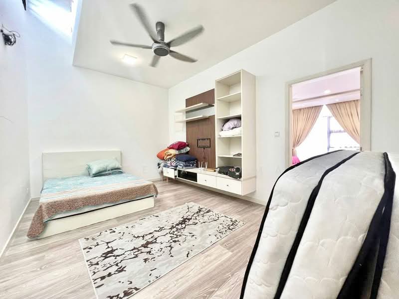 Rumah Teres 2 Tingkat untuk Dijual di U12, Taman Cahaya Alam (Shah Alam) - Hazeman Omar - Bedroom - PropertyGuru.com.my