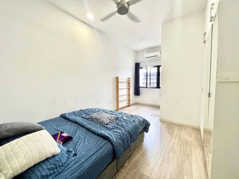 Rumah Teres 2 Tingkat untuk Dijual di U12, Taman Cahaya Alam (Shah Alam) - Hazeman Omar - Bedroom - PropertyGuru.com.my