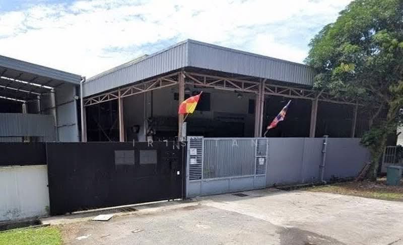 Kilang untuk Disewa di Taman Industri Pusat Bandar Puchong (Puchong) - Iris Tan - Exterior - PropertyGuru.com.my