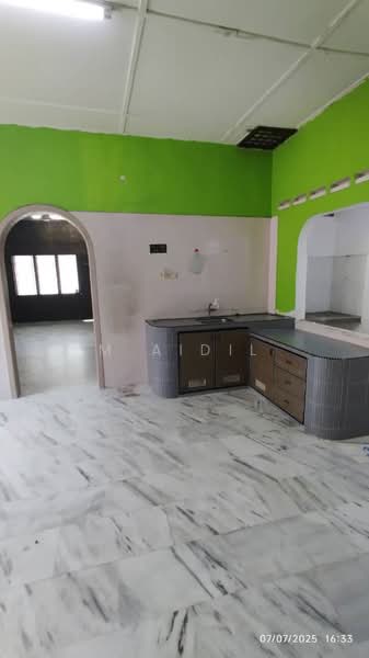 1-storey Terraced House for Sale in Taman Universiti (Skudai) - M Aidil - Kitchen - PropertyGuru.com.my