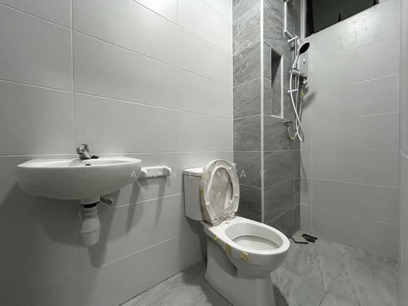 Kondominium untuk Disewa di KSL Residence 2 @ Kangkar Tebrau - Anne Tay - Bathroom - PropertyGuru.com.my