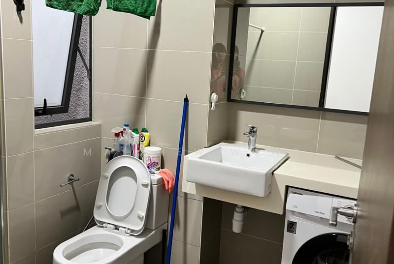 Servis Apartment untuk Disewa di Seventeen Mall & Residences (Biji Living) - Matthew Wong - Bathroom - PropertyGuru.com.my
