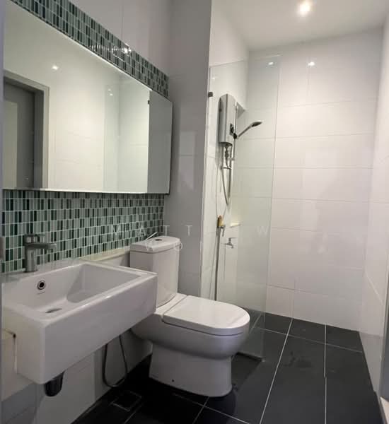 Servis Apartment untuk Disewa di Residential Suites @ HighPark - Matthew Wong - Bathroom - PropertyGuru.com.my
