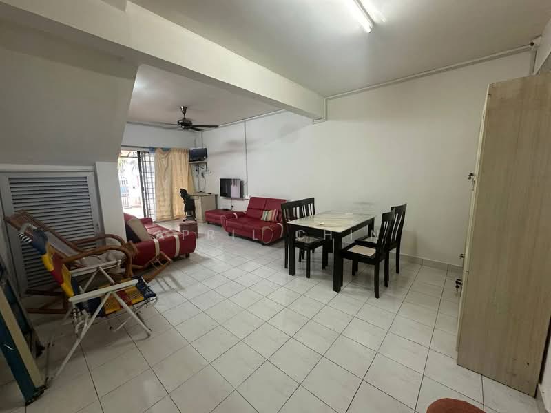 2-storey Terraced House for Rent in Taman Bukit Mewah (Tampoi) - April Chin - Living Room - PropertyGuru.com.my