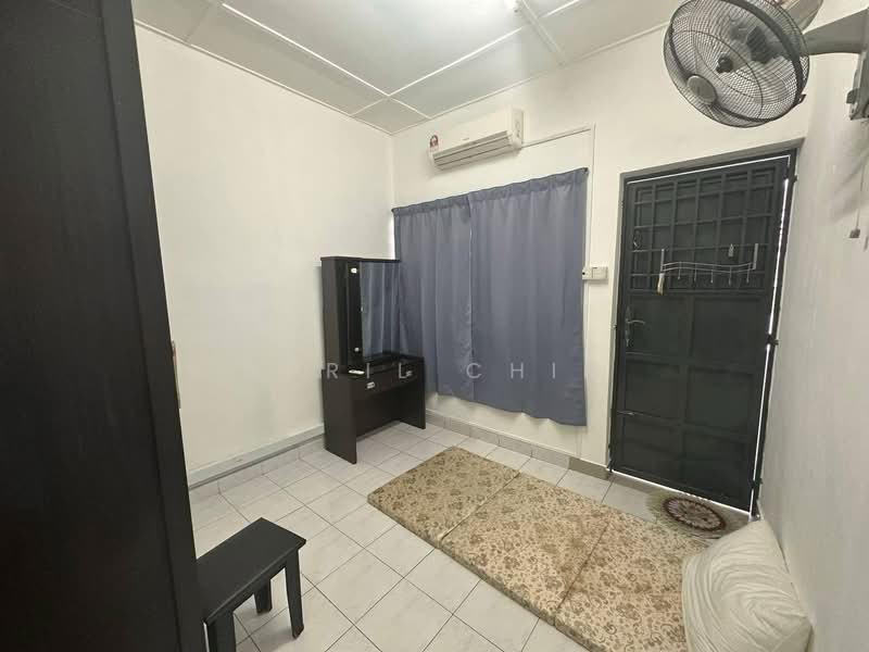 2-storey Terraced House for Rent in Taman Bukit Mewah (Tampoi) - April Chin - Bedroom - PropertyGuru.com.my