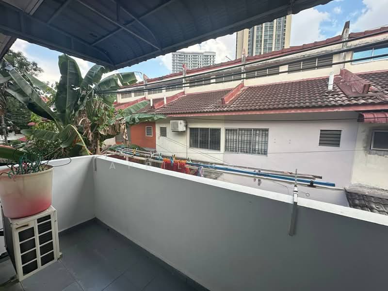 2-storey Terraced House for Rent in Taman Bukit Mewah (Tampoi) - April Chin - Balcony - PropertyGuru.com.my