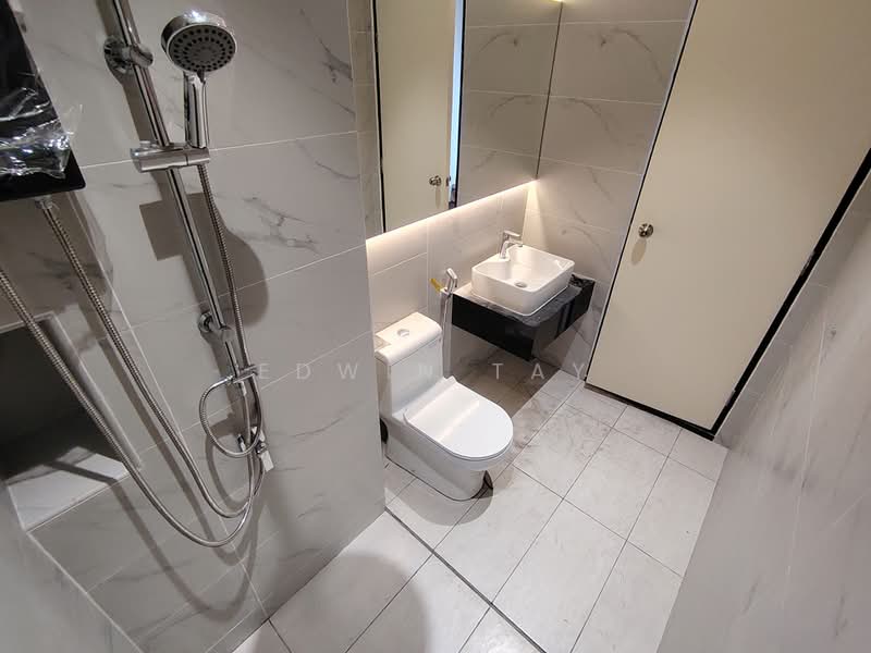 Servis Apartment untuk Disewa di Space Residency - Edwin Tay - Attached Bathroom - PropertyGuru.com.my