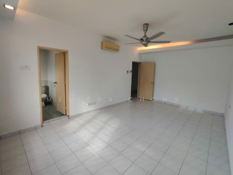 Rumah Teres 2.5 Tingkat untuk Dijual di Taman Bukit Serdang (Seri Kembangan) - Melissa Chong - Bathroom - PropertyGuru.com.my