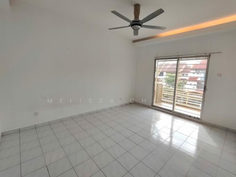 Rumah Teres 2.5 Tingkat untuk Dijual di Taman Bukit Serdang (Seri Kembangan) - Melissa Chong - Balcony - PropertyGuru.com.my