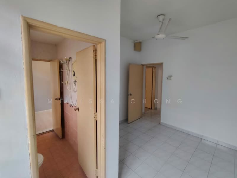 Rumah Teres 2.5 Tingkat untuk Dijual di Taman Bukit Serdang (Seri Kembangan) - Melissa Chong - Bathroom - PropertyGuru.com.my