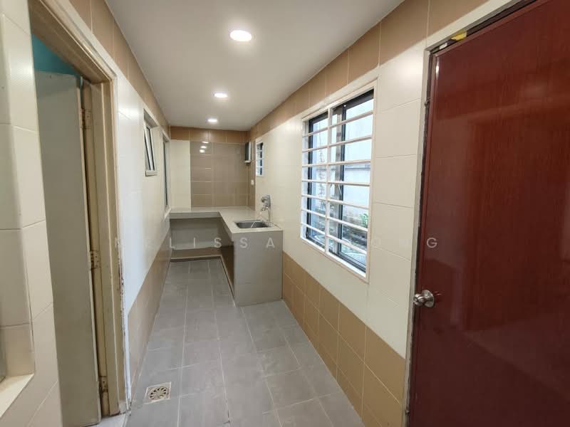 Rumah Teres 2.5 Tingkat untuk Dijual di Taman Bukit Serdang (Seri Kembangan) - Melissa Chong - Kitchen - PropertyGuru.com.my