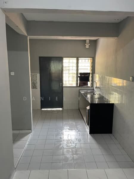 Apartment for Sale at Lily & Jasmine Apartment - Daniel Yong - Kitchen - PropertyGuru.com.my