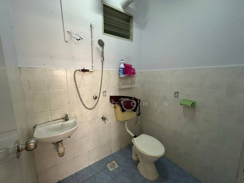 Apartment for Rent at Villa Krystal @ Bandar Selesa Jaya - April Chin - Bathroom - PropertyGuru.com.my