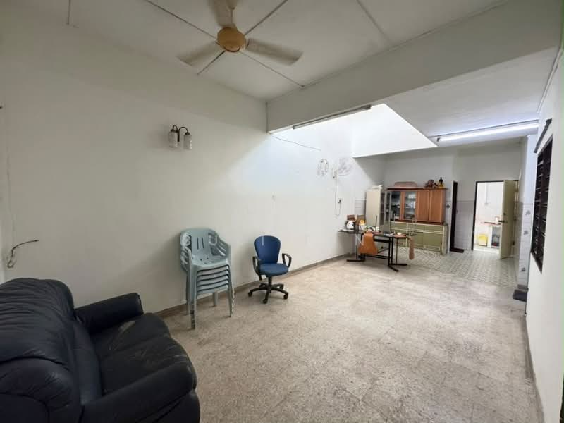 Rumah Teres 1 Tingkat untuk Dijual di Taman Sri Melati (Selayang) - Suki Tan - Living Room - PropertyGuru.com.my