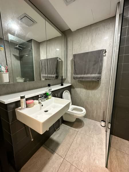Servis Apartment untuk Disewa di Cantara Residences - Hacken Gan - Bathroom - PropertyGuru.com.my